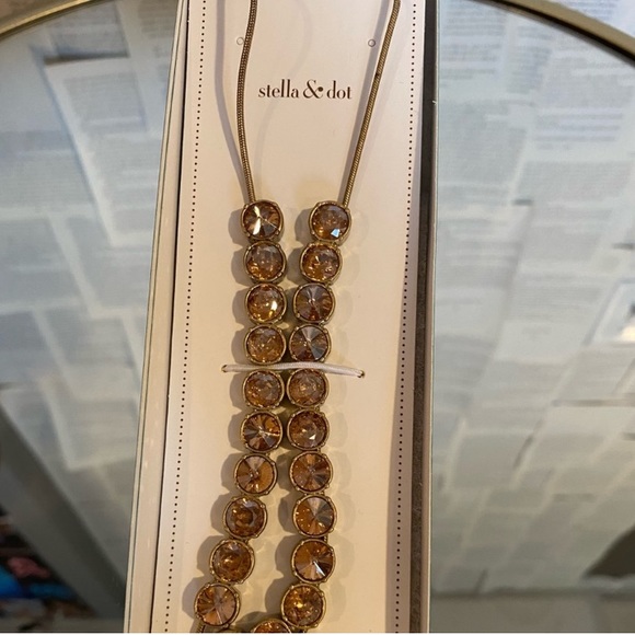 Stella & Dot | Champagne Peach + Vintage Gold Retired Vida Pulley Necklaโฆ - Picture 8 of 8